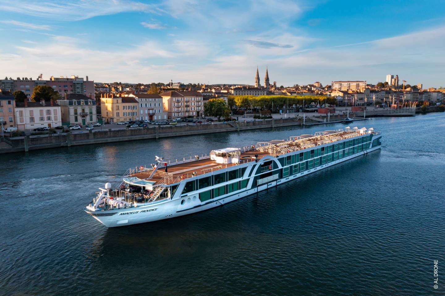 AMADEUS Provence Außenansicht BoCruise AMADEUS Provence Außenansicht
