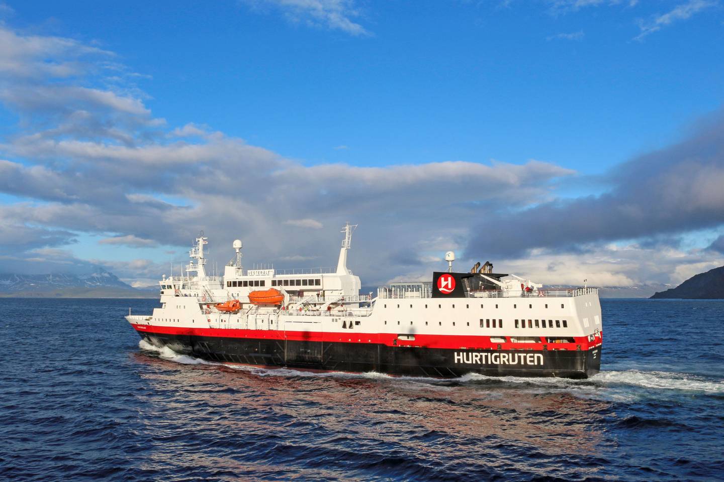 BoCruise HURTIGRUTEN MS Vesteralen Außenansicht