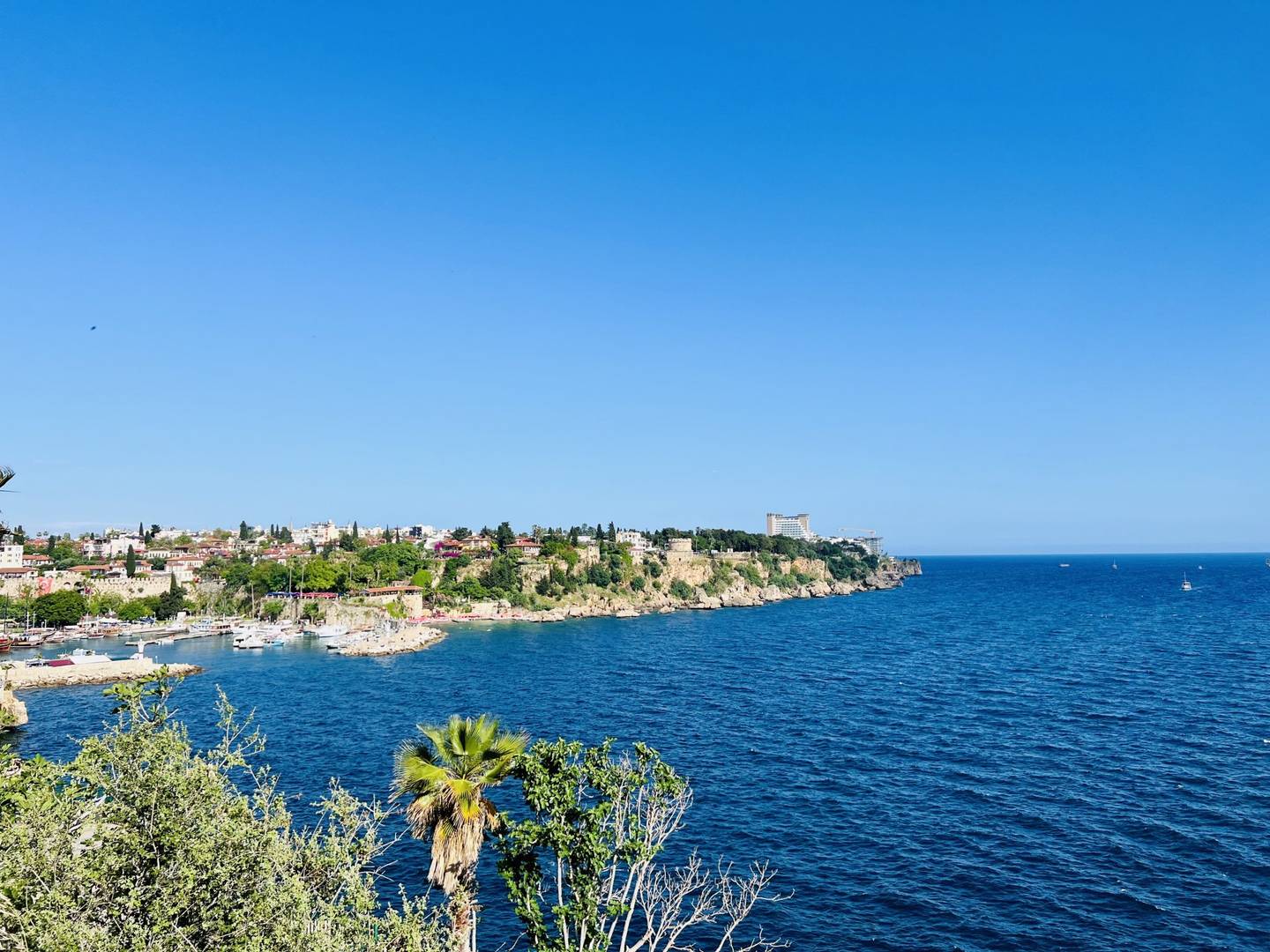 Side Side Urlaub – Antike Säulen, endloser Strand