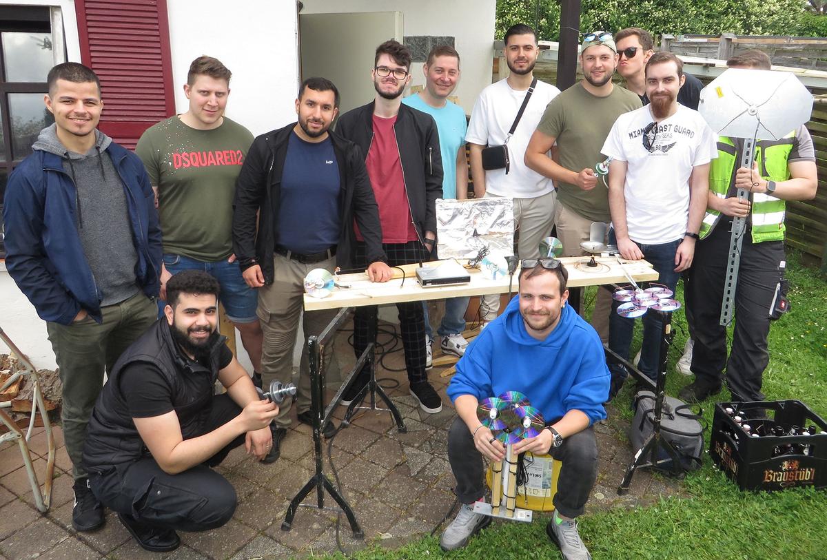 Bau von WLAN Antennen Fachschule Technik Bau von WLAN Antennen Fachschule Technik