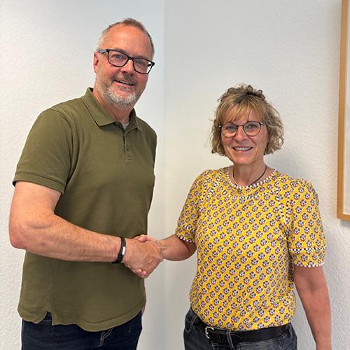 Schulleiter Luft gratuliert Martina Back Schulleiter Luft gratuliert Martina Back
