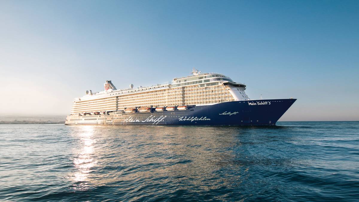 Mein Schiff Kreuzfahrtschiff auf See