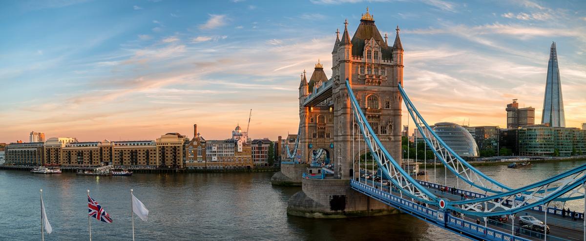 Tower Bridge London während Sonnenuntergang