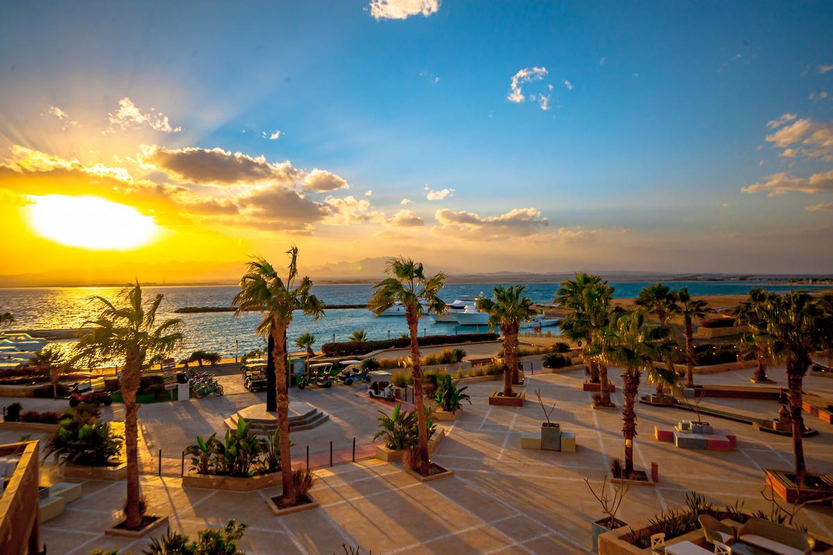 Strand in Soma Bay bei Sonnenuntergang