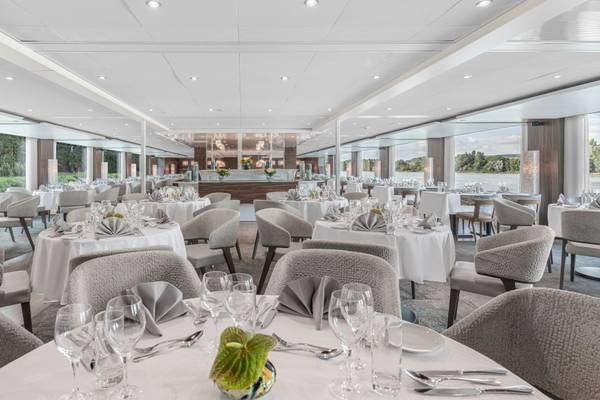 AMADEUS Queen Restaurant BoCruise AMADEUS Queen Restaurant