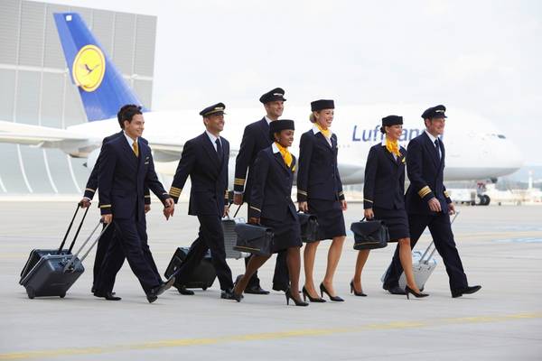 Lufthansa: vriendelijke hostessen