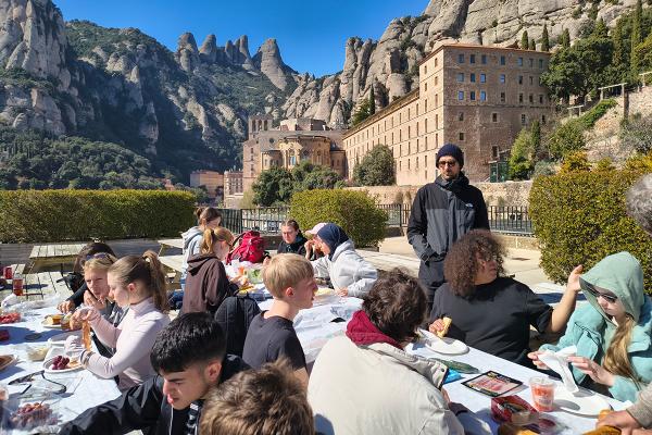 Schülerinnen und Schüler der Eingangsphase des Beruflichen Gymnasiums der August-Bebel-Schule Offenbach erleben und lernen viel auf der Studienfahrt nach Spanien