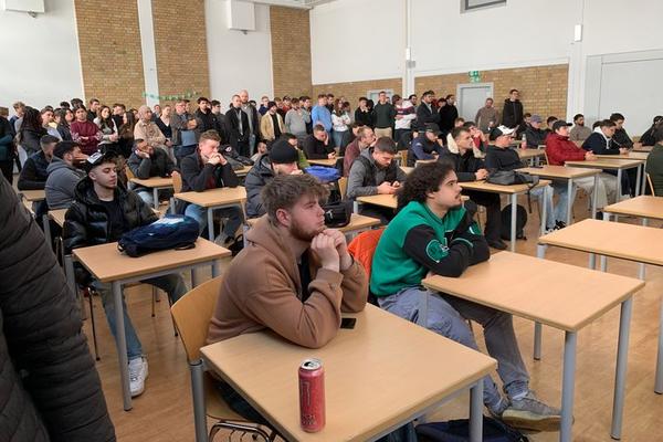 Schülerinnen und Schüler der August-Bebel-Schule organisieren erneut eine Aktion zur Typisierung für die DKMS Schülerinnen und Schüler der August-Bebel-Schule organisieren erneut eine Aktion zur Typisierung für die DKMS