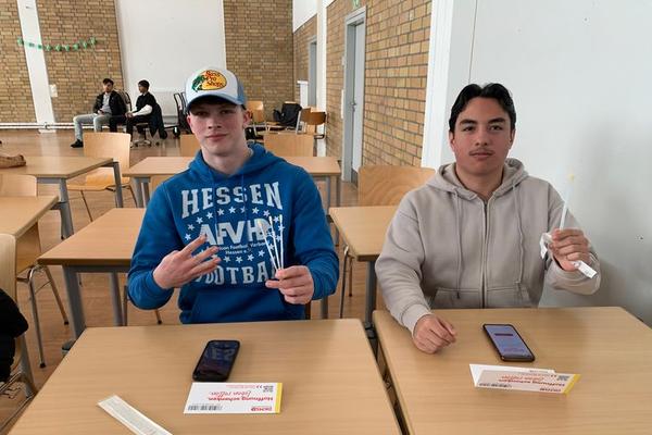 Schülerinnen und Schüler der August-Bebel-Schule organisieren erneut eine Aktion zur Typisierung für die DKMS Schülerinnen und Schüler der August-Bebel-Schule organisieren erneut eine Aktion zur Typisierung für die DKMS