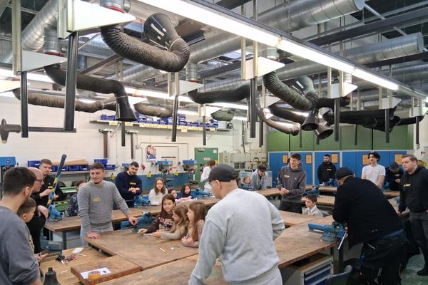 Grundschule trifft Handwerk Grundschule trifft Handwerk