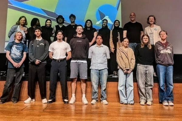 Schülerinnen und Schüler des Beruflichen Gymnasiums beteiligen sich bei Slam for Democracy Rhein-Main