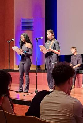 Schülerinnen und Schüler des Beruflichen Gymnasiums beteiligen sich bei Slam for Democracy Rhein-Main