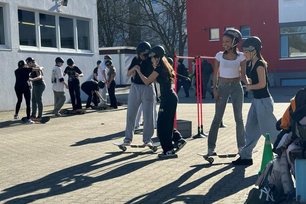 Wheelup: Rollsportgeräte Workshop an der August-Bebel-Schule Offenbach Wheelup: Rollsportgeräte Workshop an der August-Bebel-Schule Offenbach