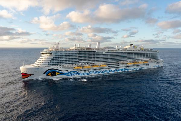 AIDA Kreuzfahrten AIDA Kreuzfahrtschiff auf dem Meer